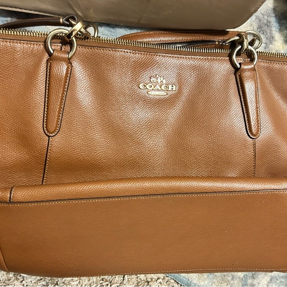 Purses - Picture 5 of 5